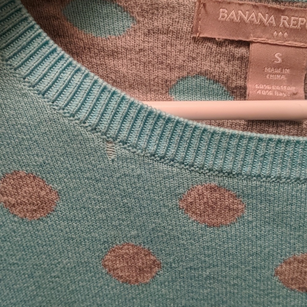 Banana Republic baby blue/gray polkadot sweater - Picture 5 of 5